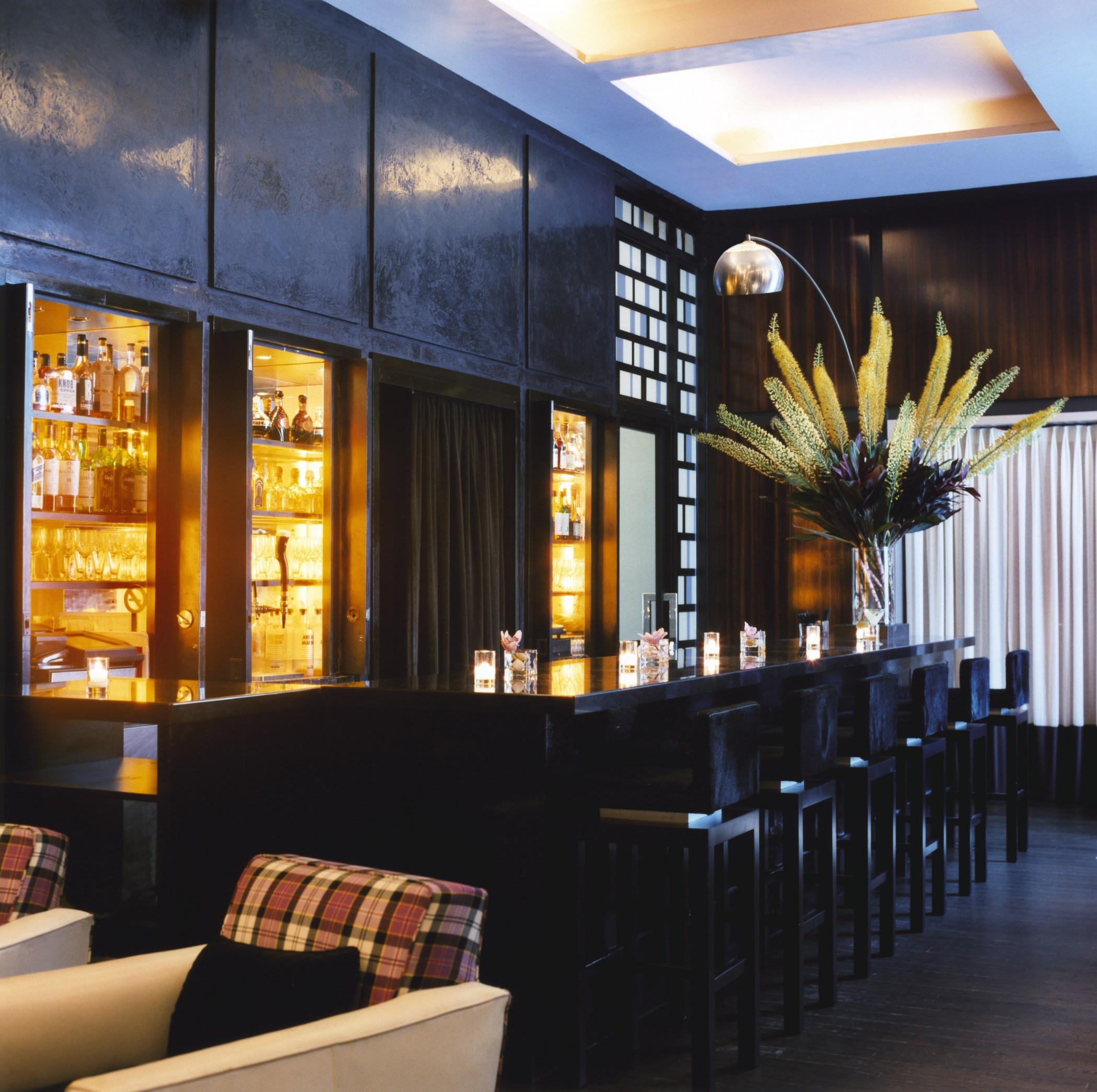 Sixty Soho Hotel New York Exterior foto The bar at the Concourse
